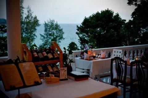 Karon Cliff Contemporary Boutique Bungalows Restaurante foto